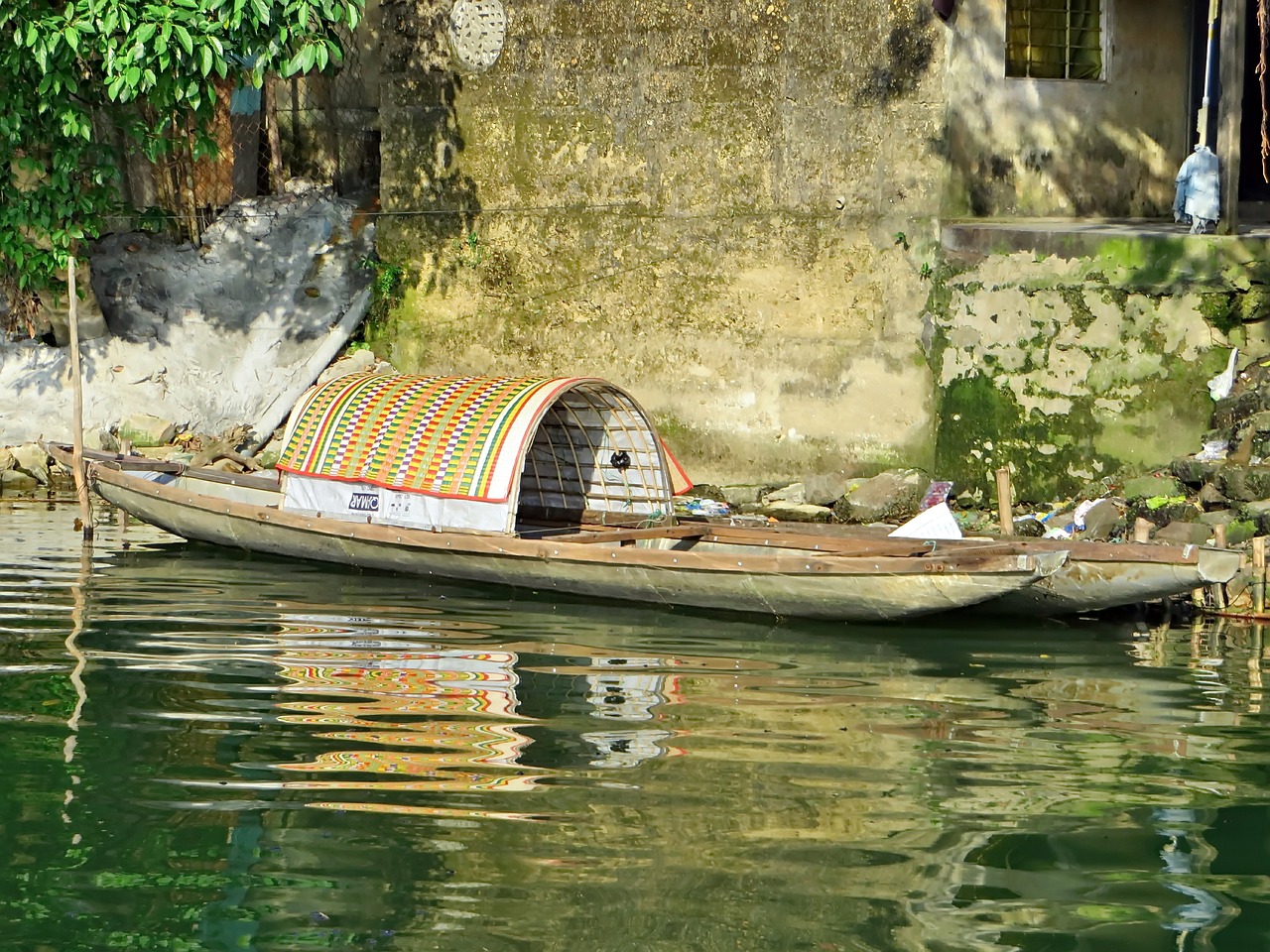 viet nam  boat  reflections free photo