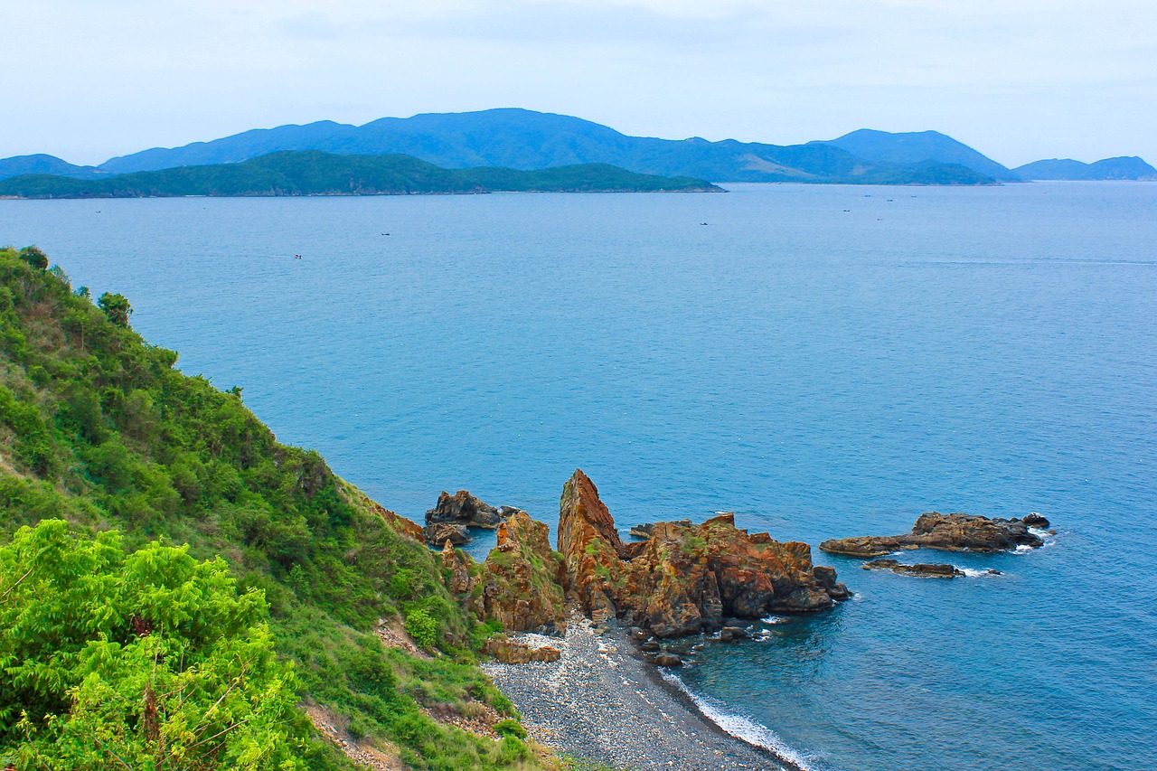 vietnam sea water free photo