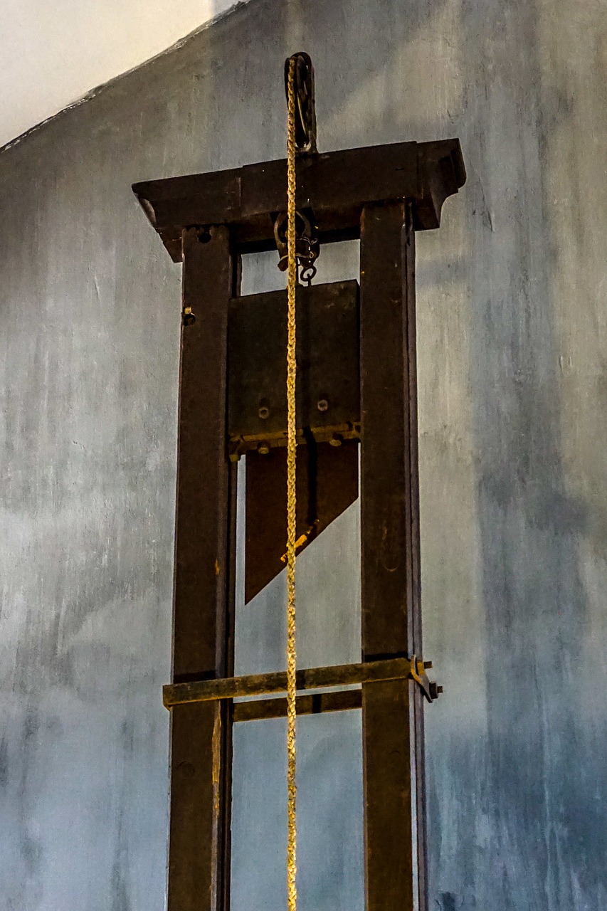 guillotine vietnam war free photo