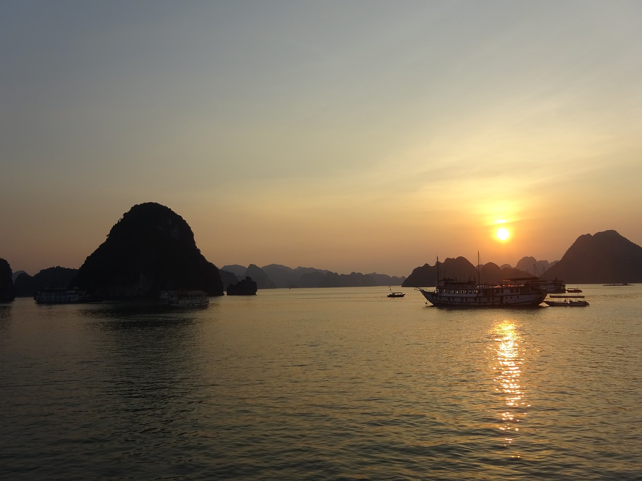 vietnam ha long bay sunset free photo