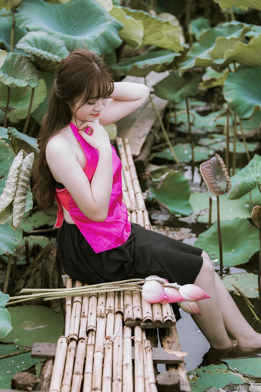 vietnam  lotus  girl free photo