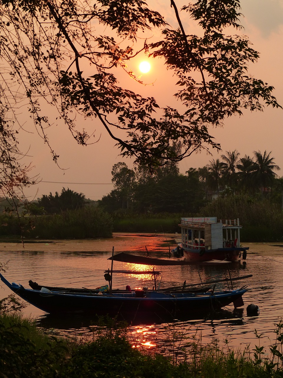 vietnam  sunset  boat free photo