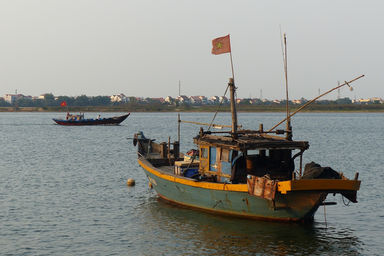 vietnam  boat  fishing free photo