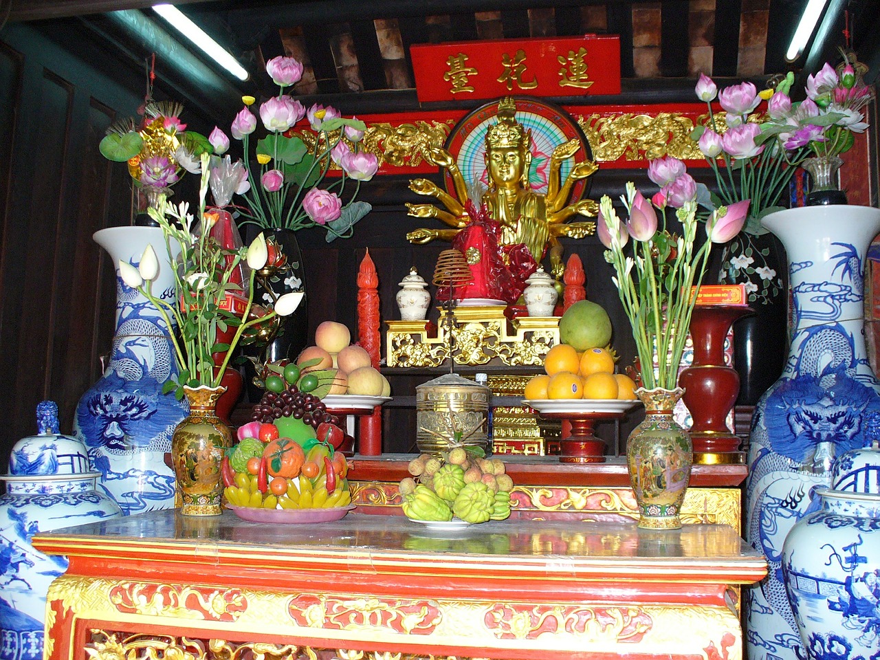 vietnam temple altar free photo
