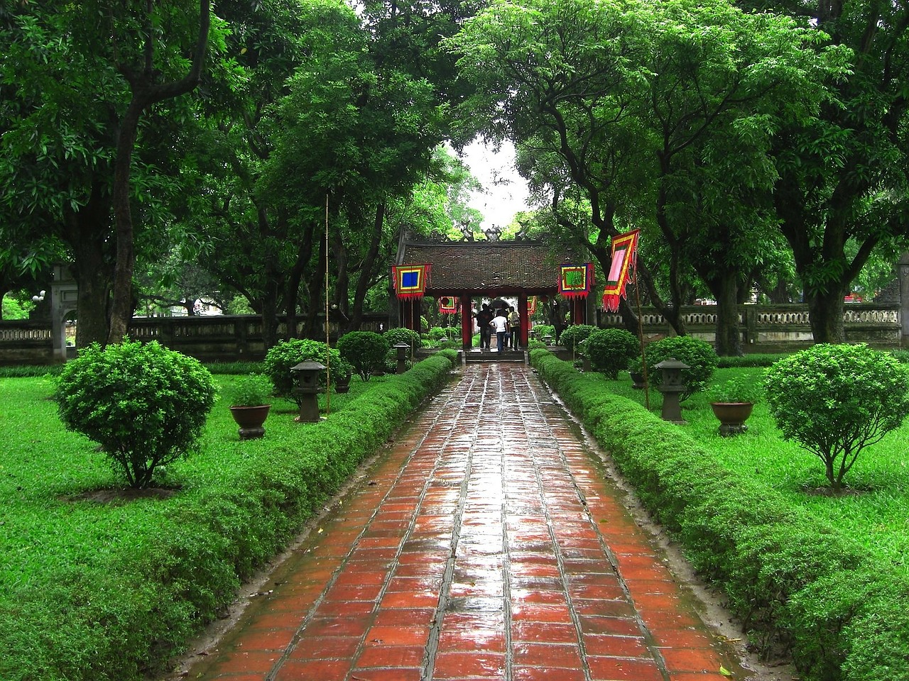 vietnam garden sidewalk free photo