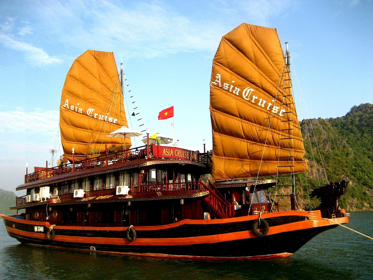 vietnamese ship ship cruise free photo