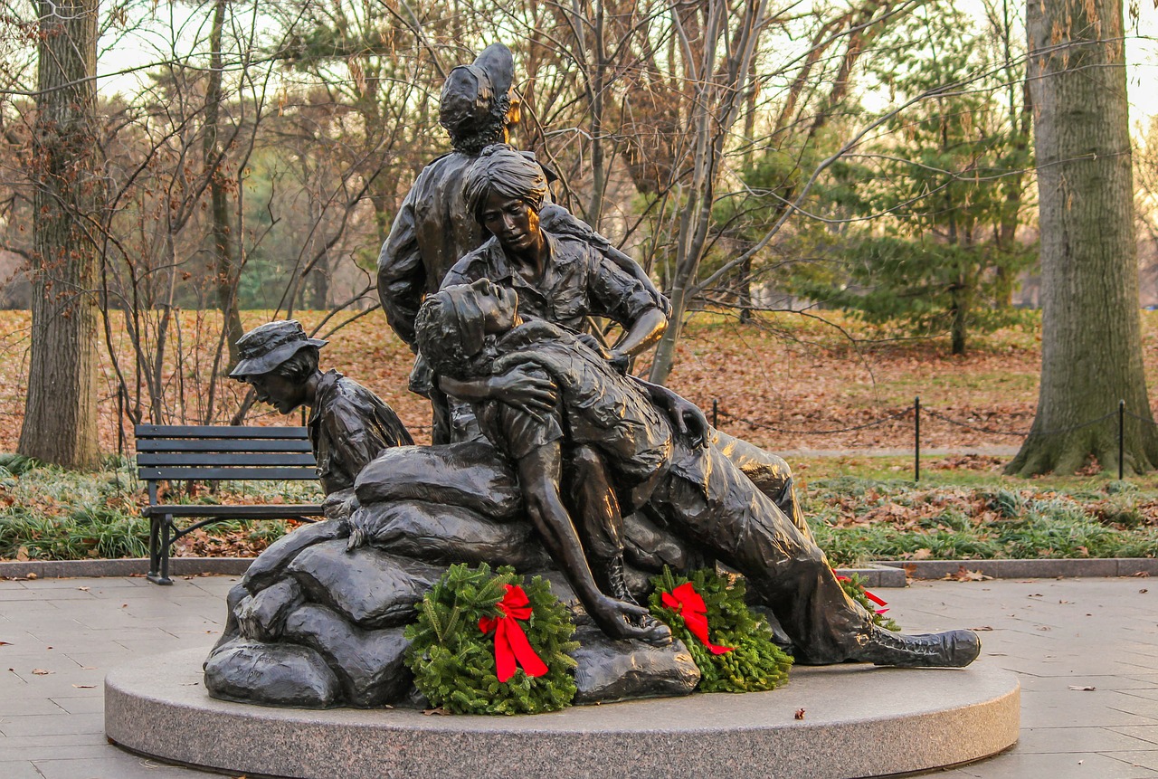 vietnam's women's memorial nurses memorial washington dc free photo