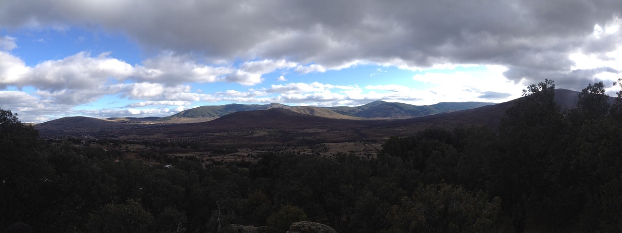 view mountain madrid free photo