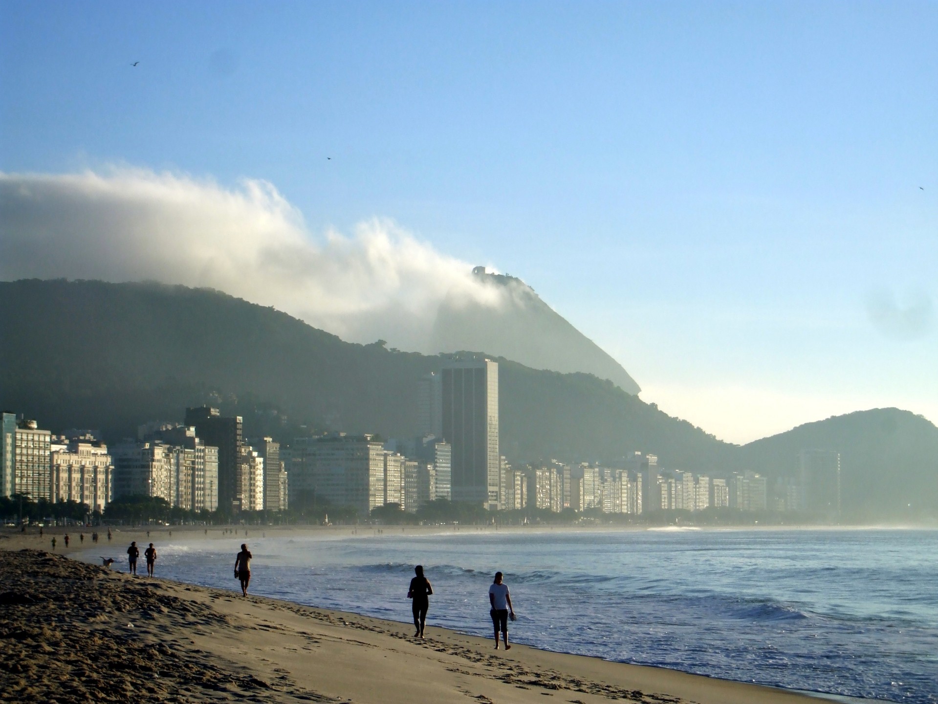 copacabana beach rio de janiero brazil free photo