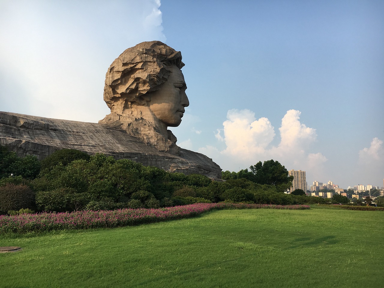 views orange island statue free photo