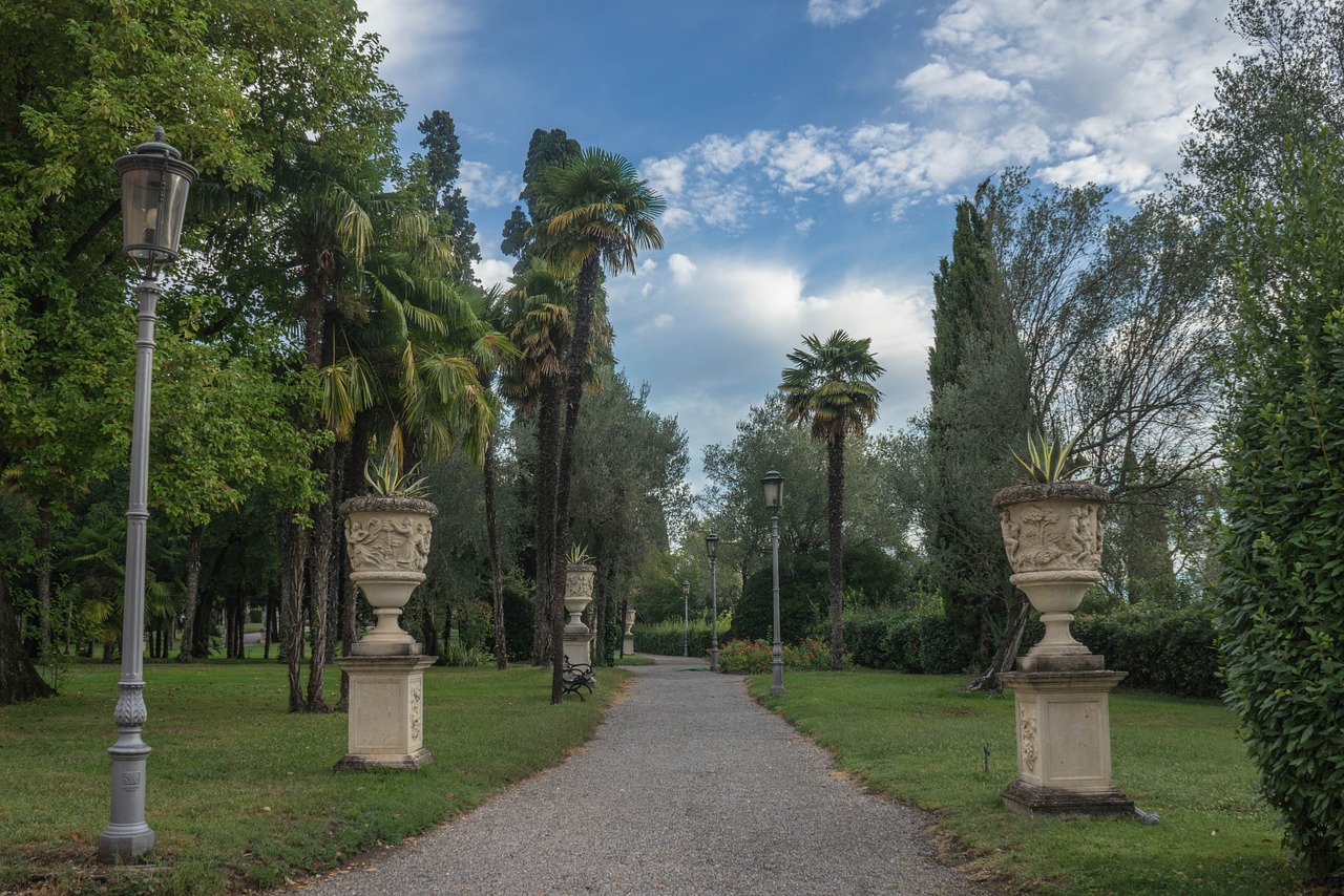 villa cortine sirmione walkway free photo