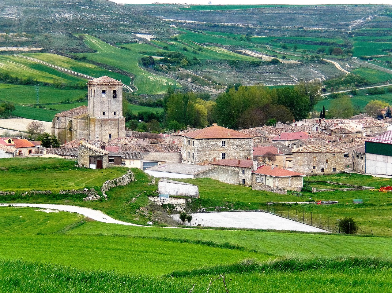 village countryside spain free photo