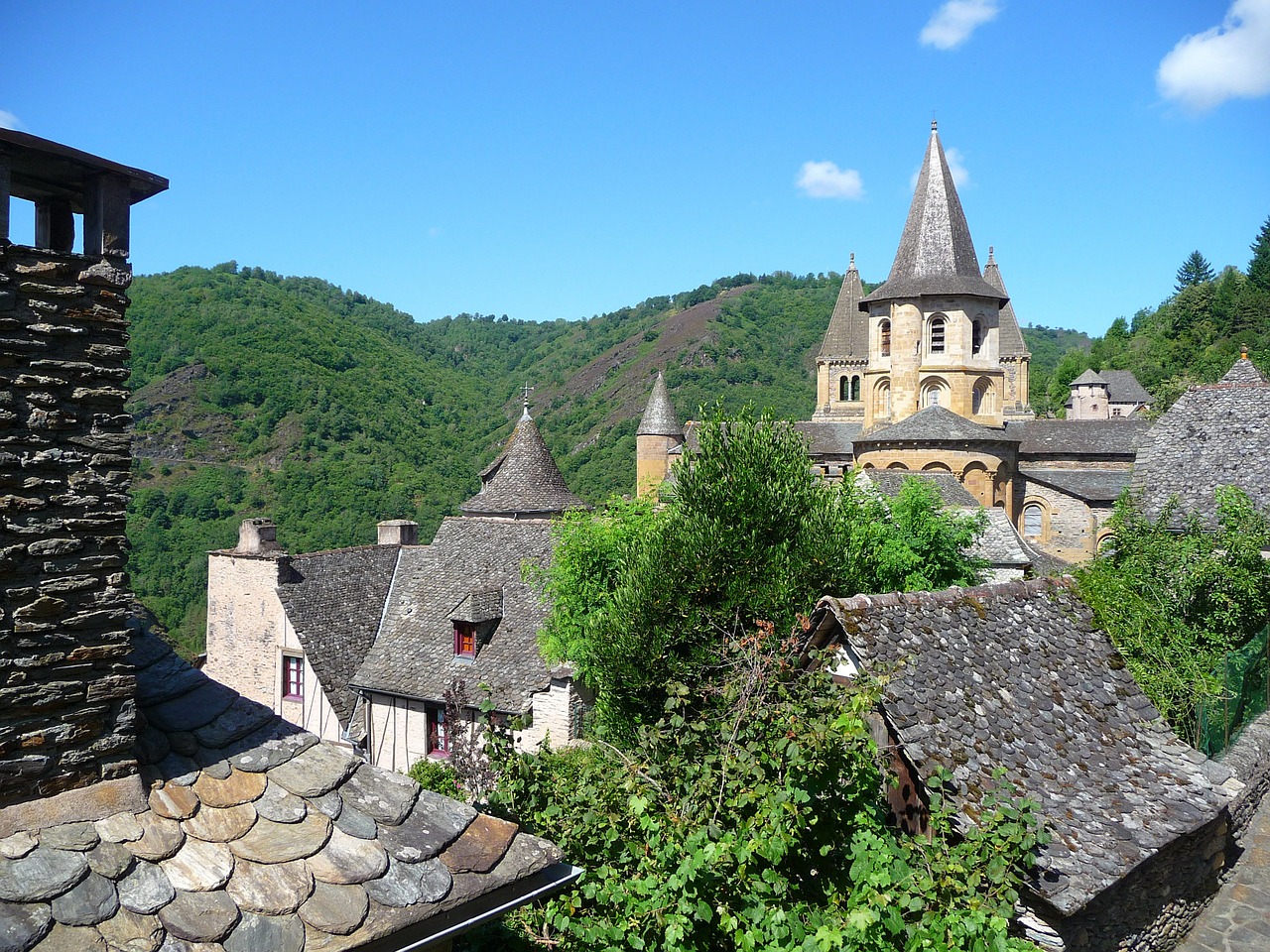 village conques medieval free photo