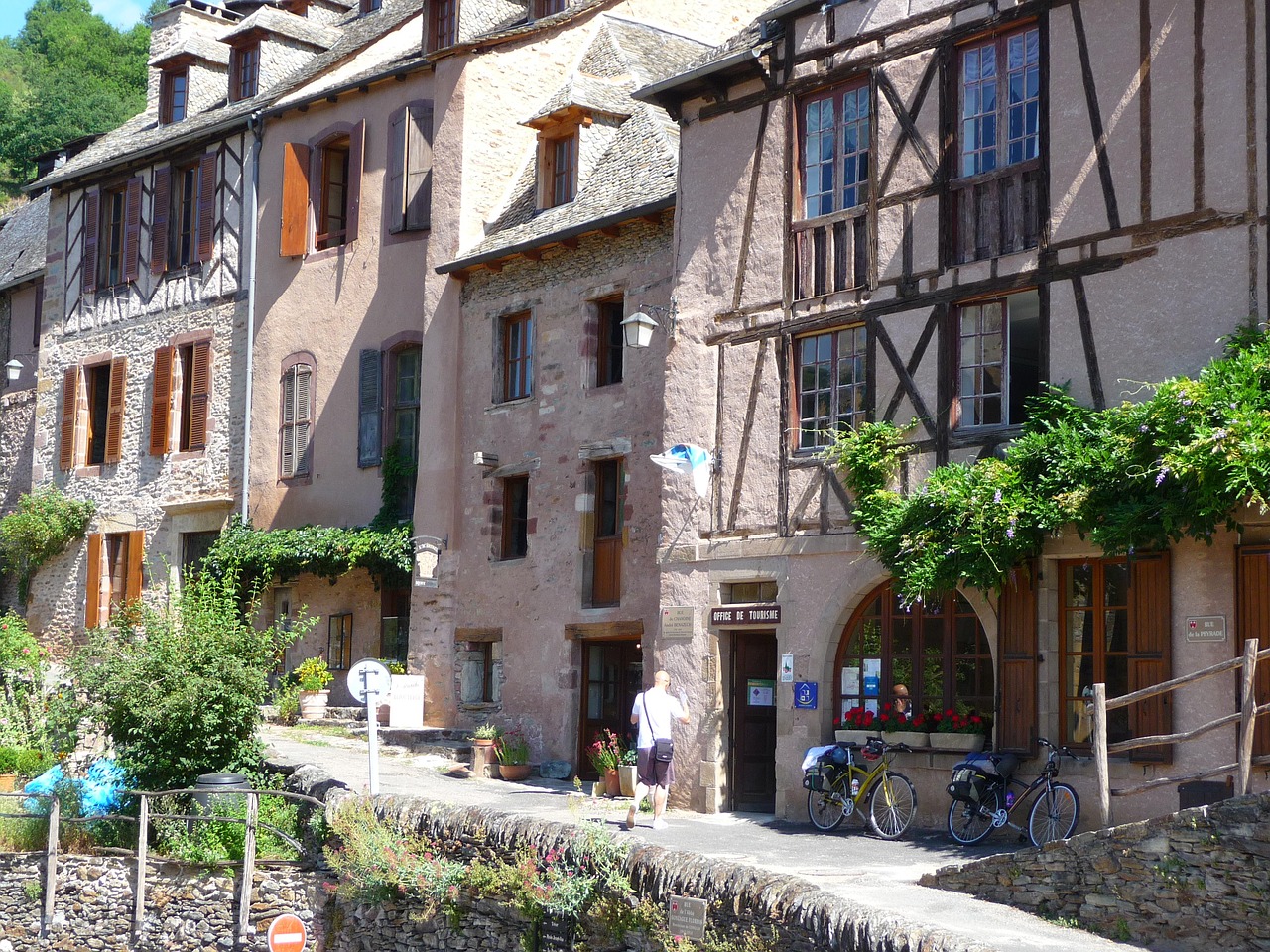village conques medieval free photo