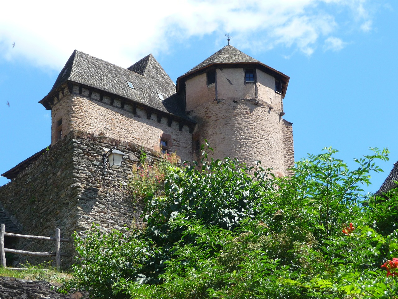 village conques medieval free photo