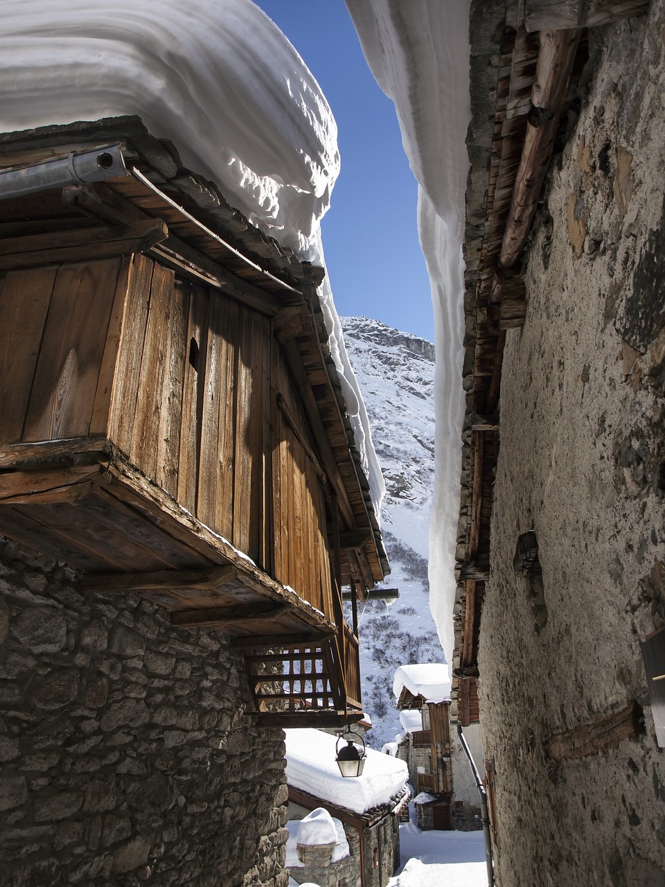 village bonneval snow free photo