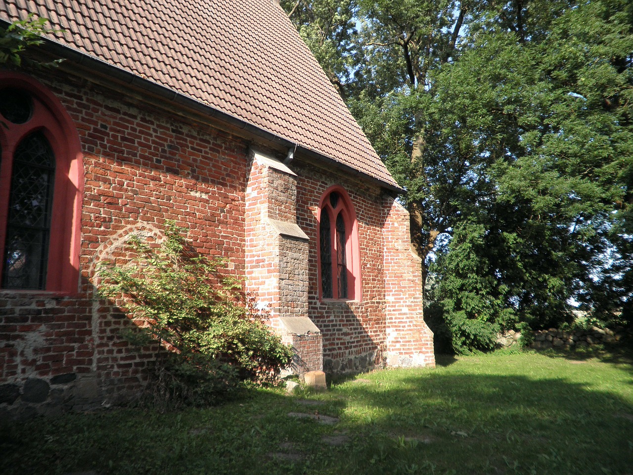 village church brick netzelkow free photo