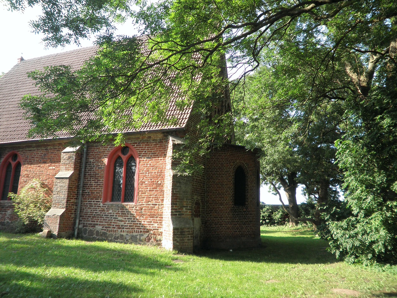 village church brick island of usedom free photo