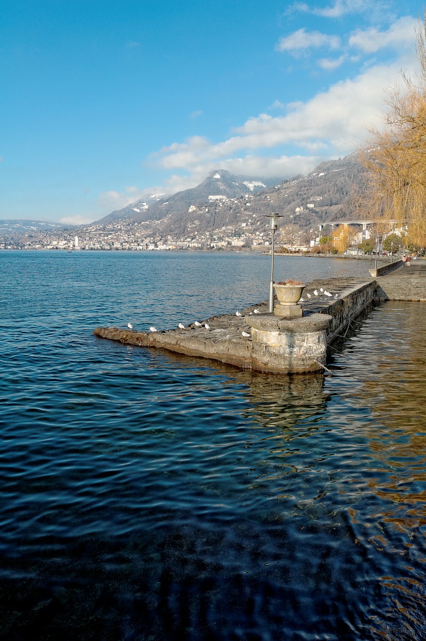 villeneuve geneva lake free photo