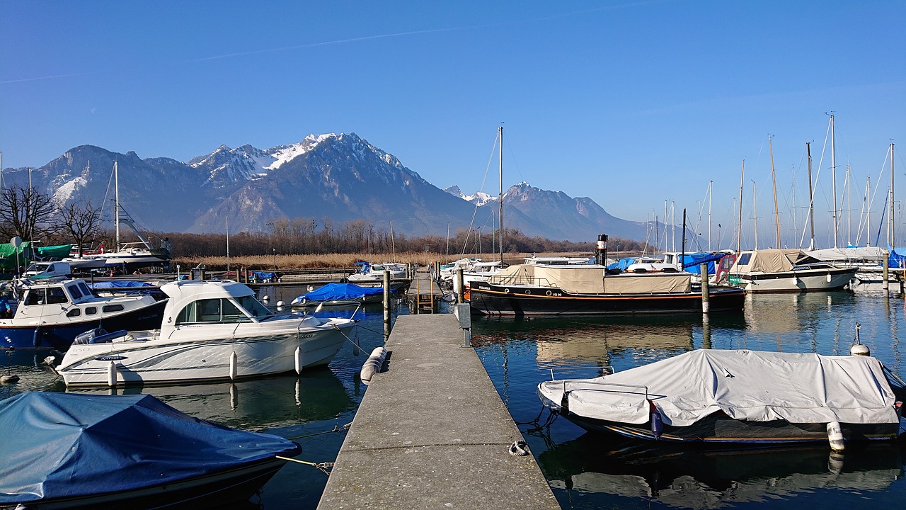 villeneuve  port  boat free photo