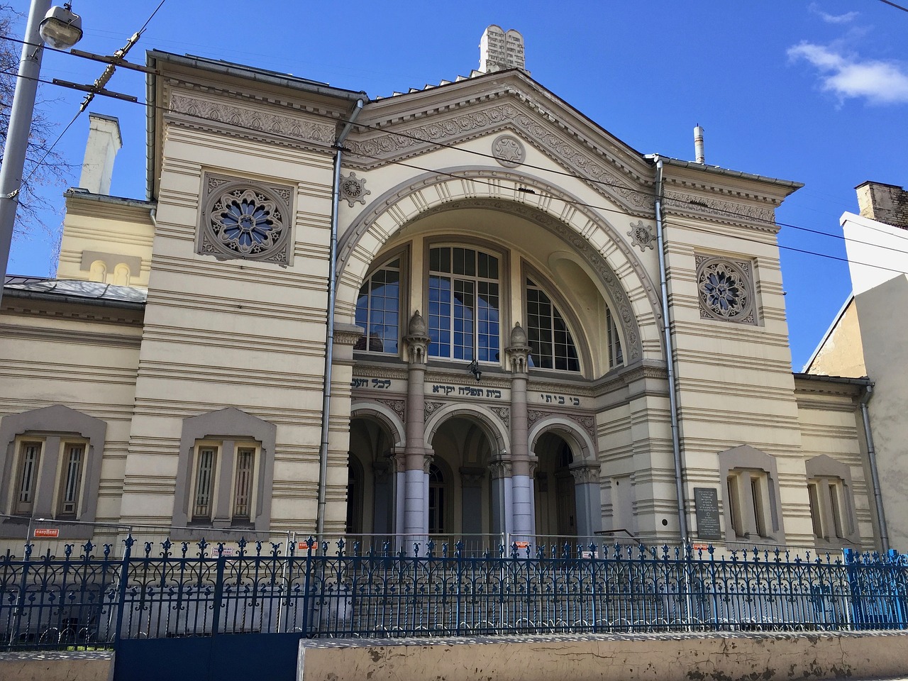 vilnius lithuania sinagogue free photo