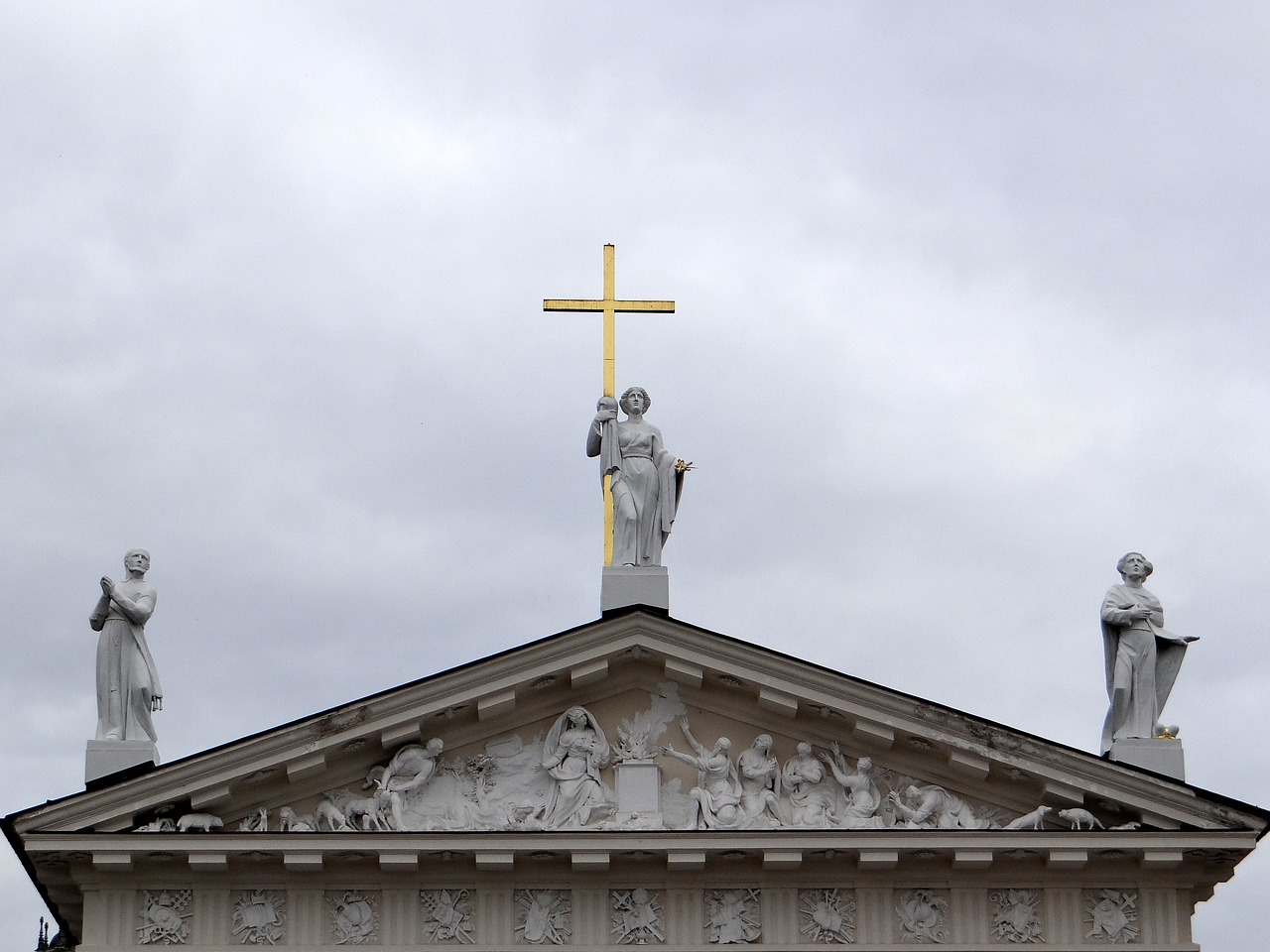 vilnius cathedral drum emboss free photo