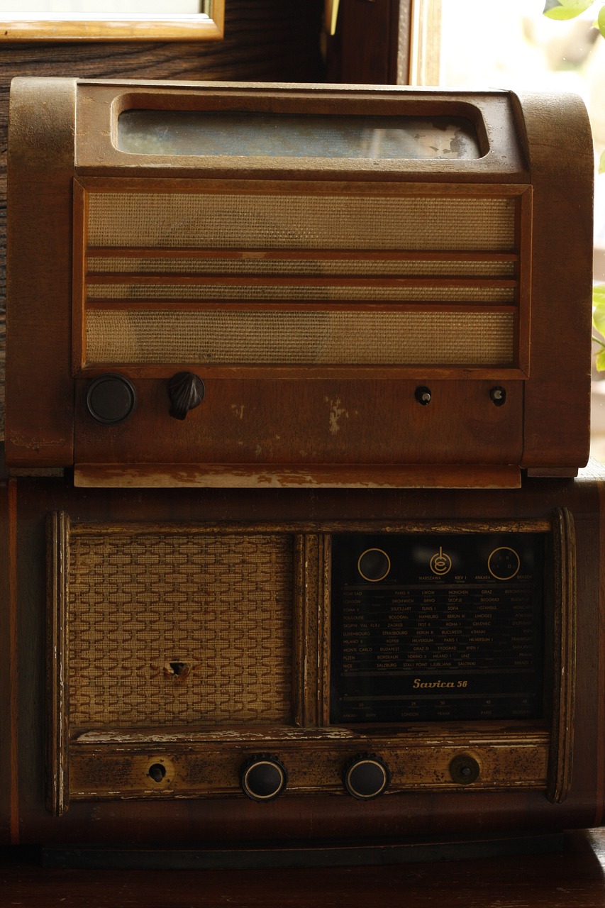 vintage radio old free photo