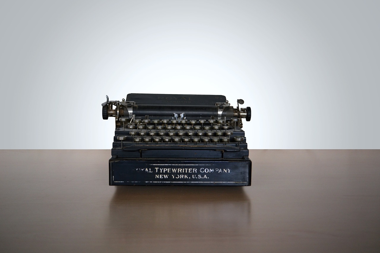 vintage typewriter write free photo