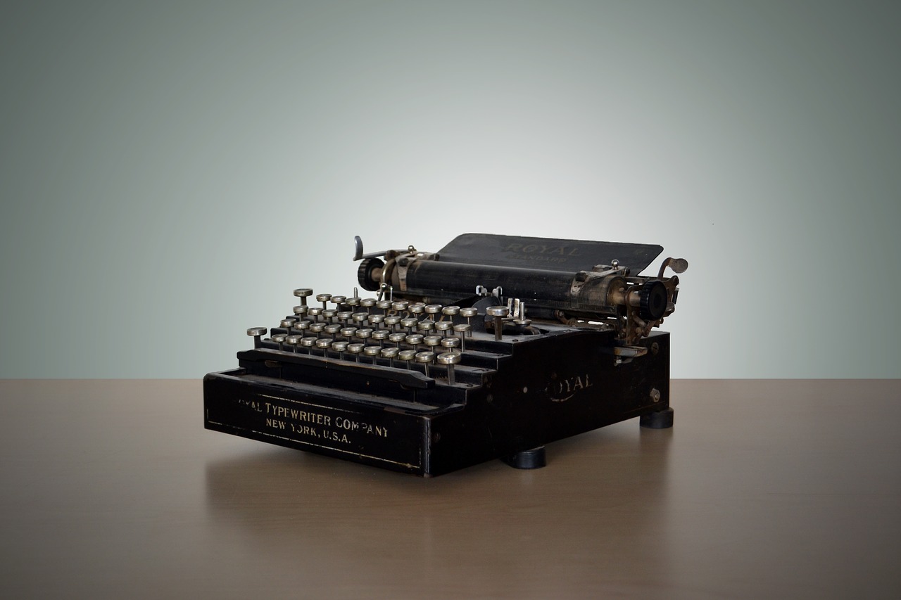 vintage typewriter write free photo