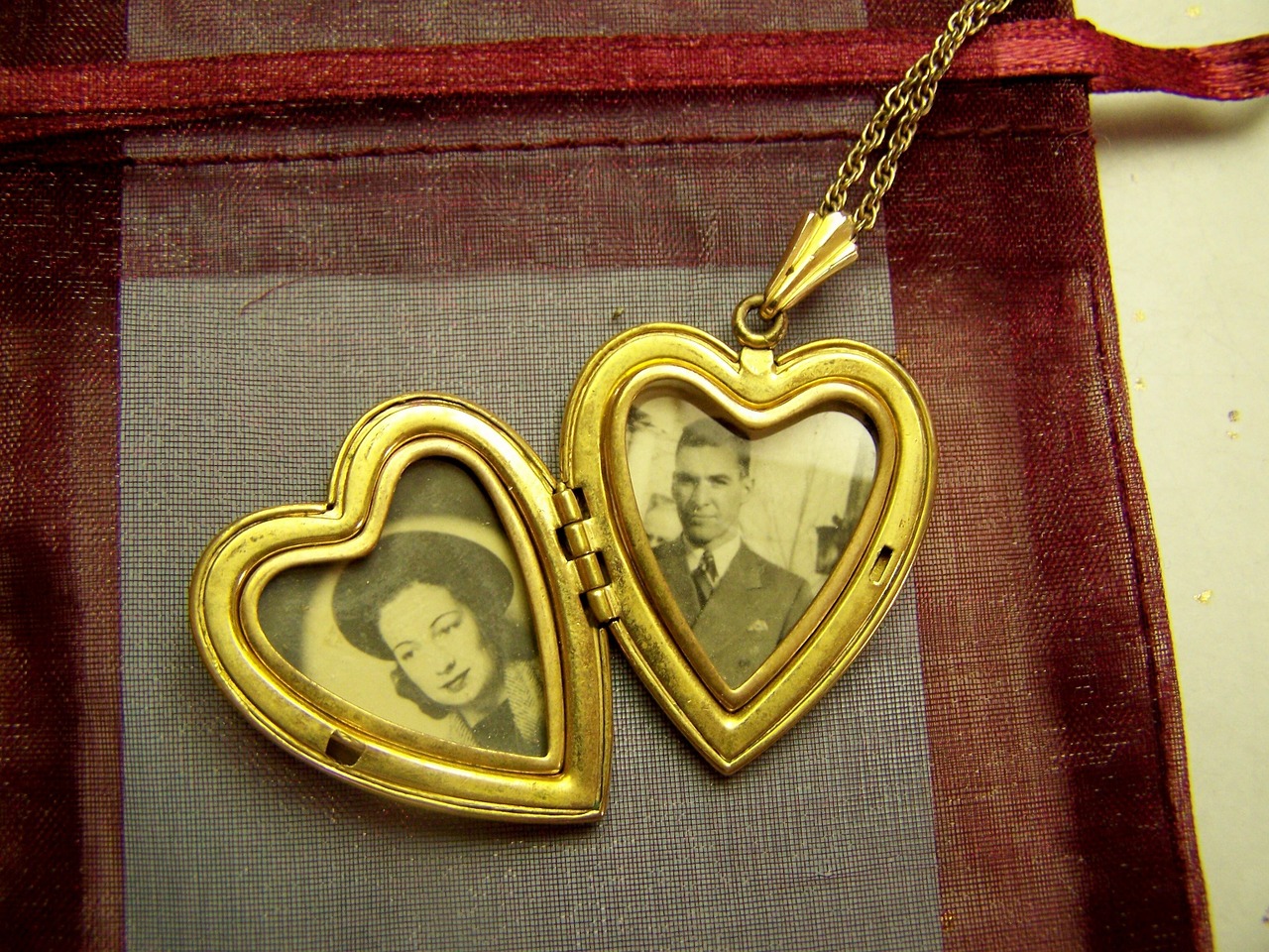 vintage locket 1930s free photo