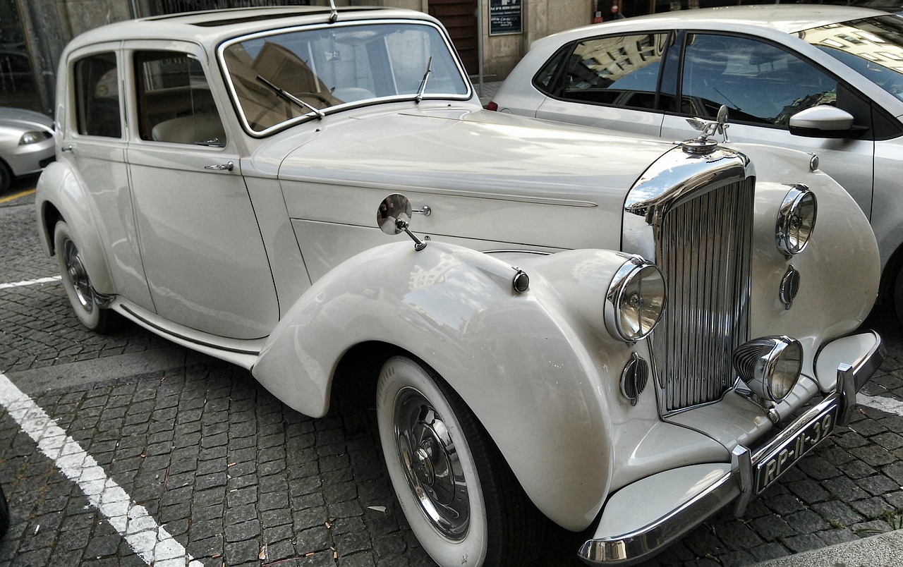 vintage car bentley free photo