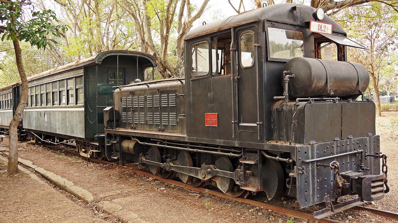 vintage train shunter free photo