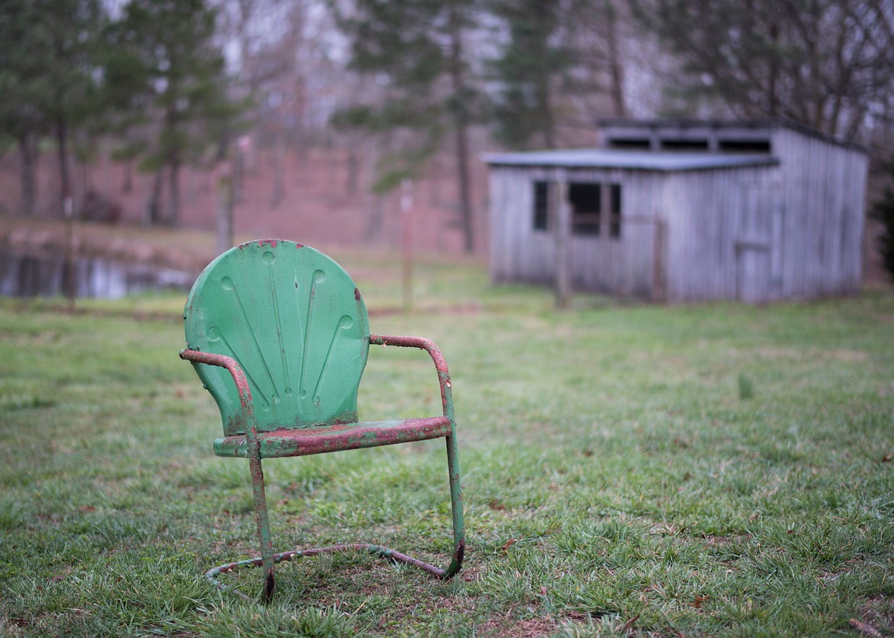 vintage lawn chair farm free photo