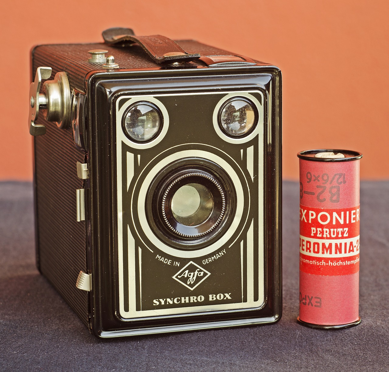 vintage box camera  agfa  made in germany free photo