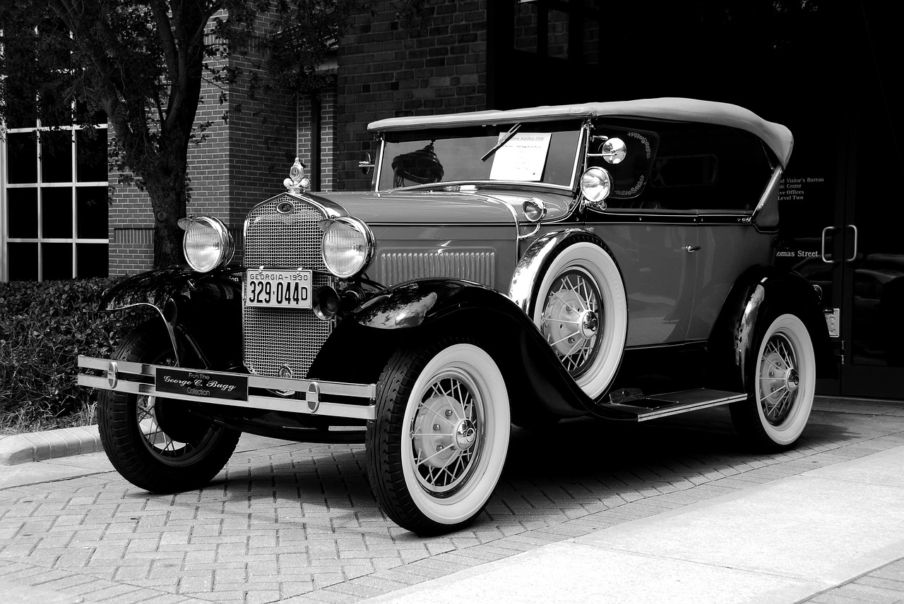 vintage car  retro  monochrome free photo