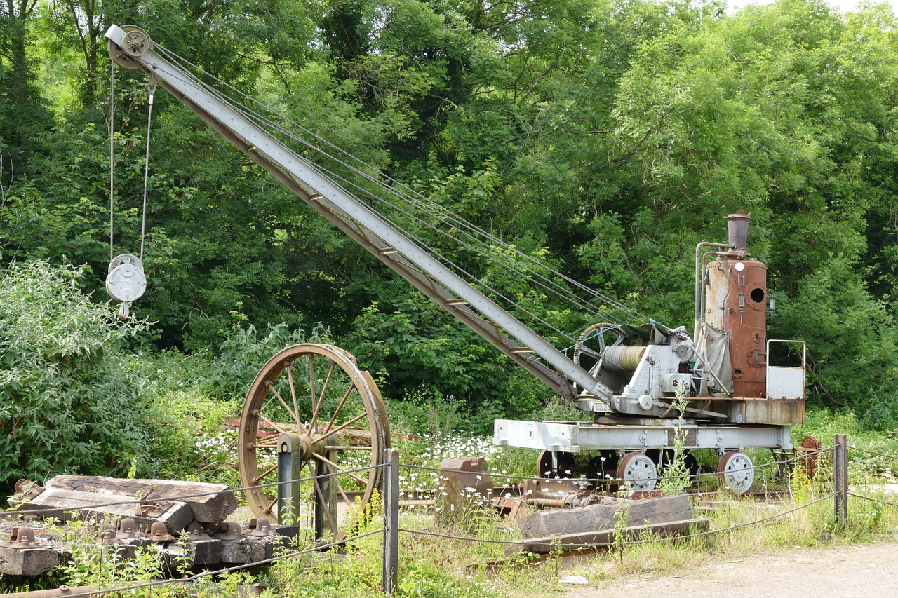 vintage machinery crane machinery free photo