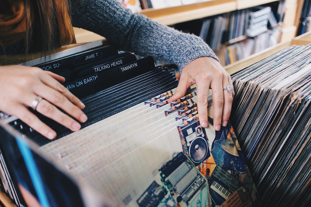 vinyl records store shopping free photo