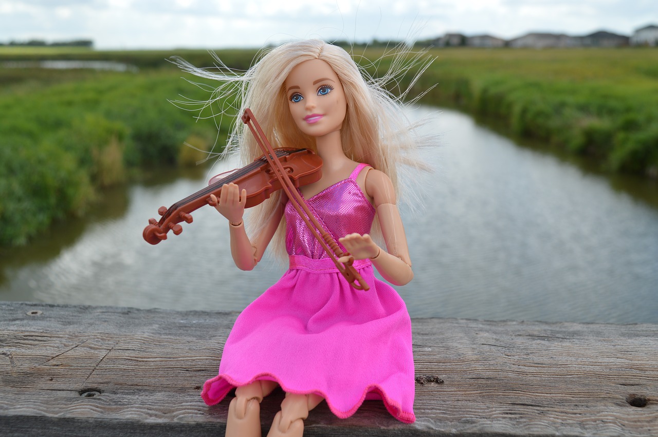 violin playing barbie free photo