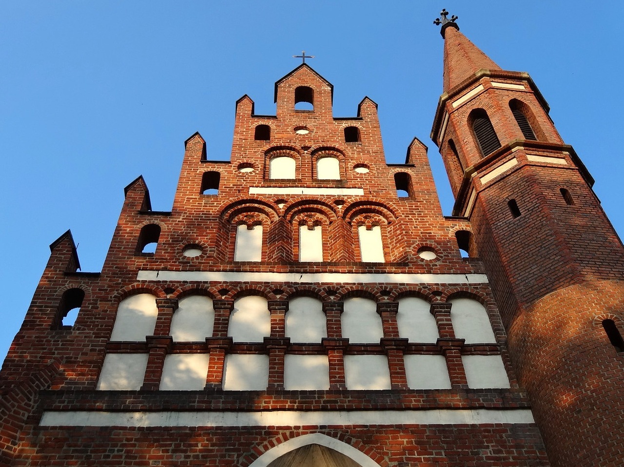virgin mary queen of the peace church bydgoszcz free photo