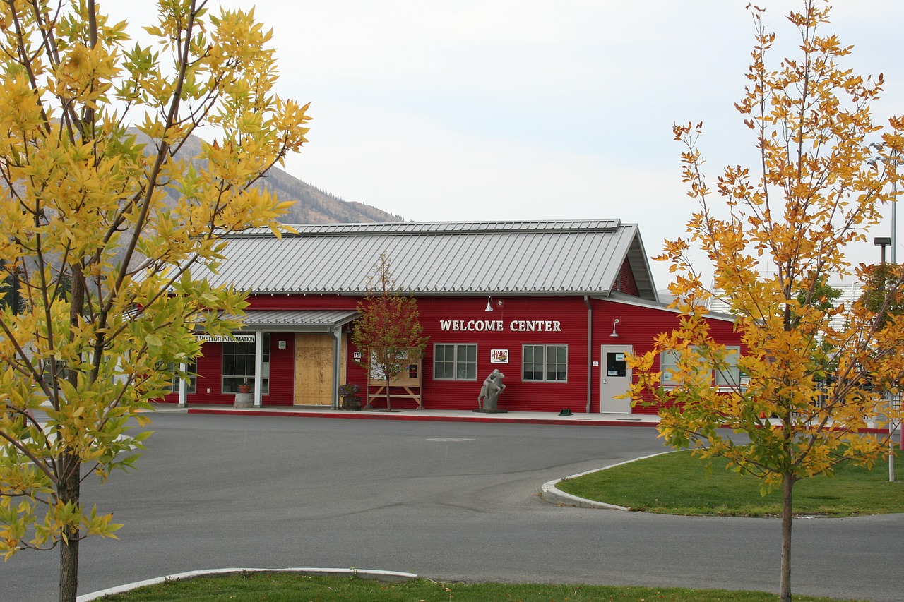 visitor center welcome autumn free photo