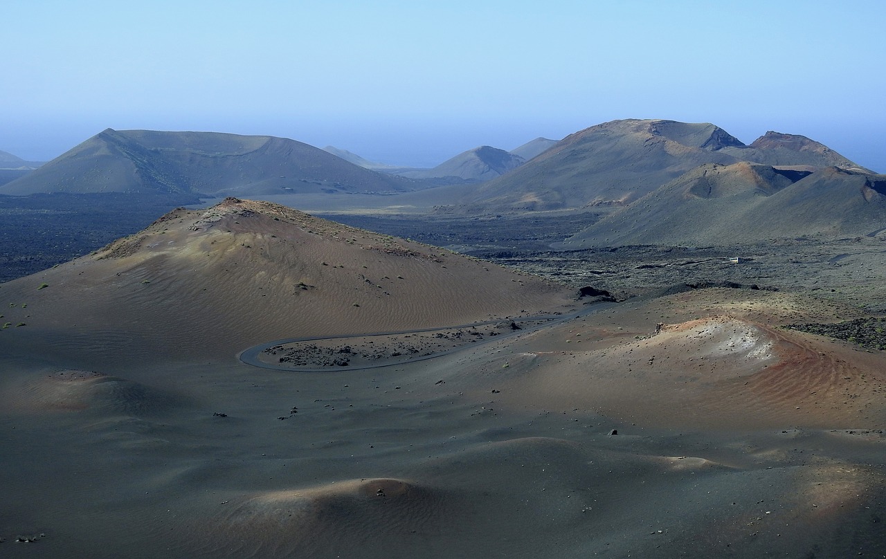 volcanic landscape lanzarote timanfaya free photo