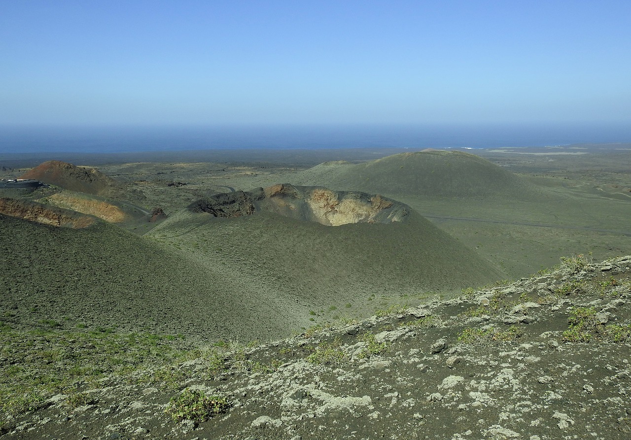 volcanic landscape lanzarote timanfaya free photo