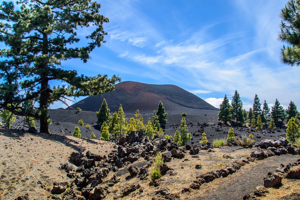 volcano chinyero tenerife free photo