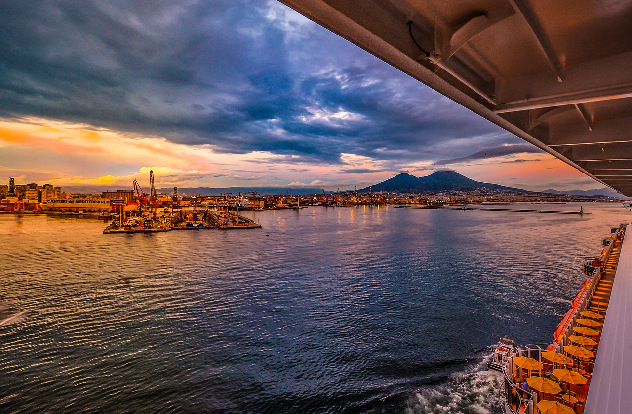 volcano cruise port free photo