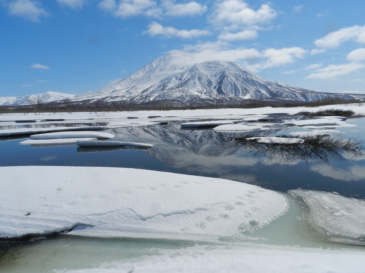 volcano lake river free photo