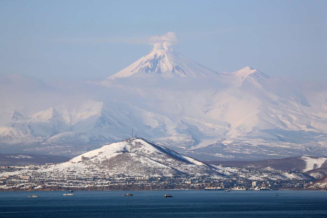 volcano bay kamchatka free photo