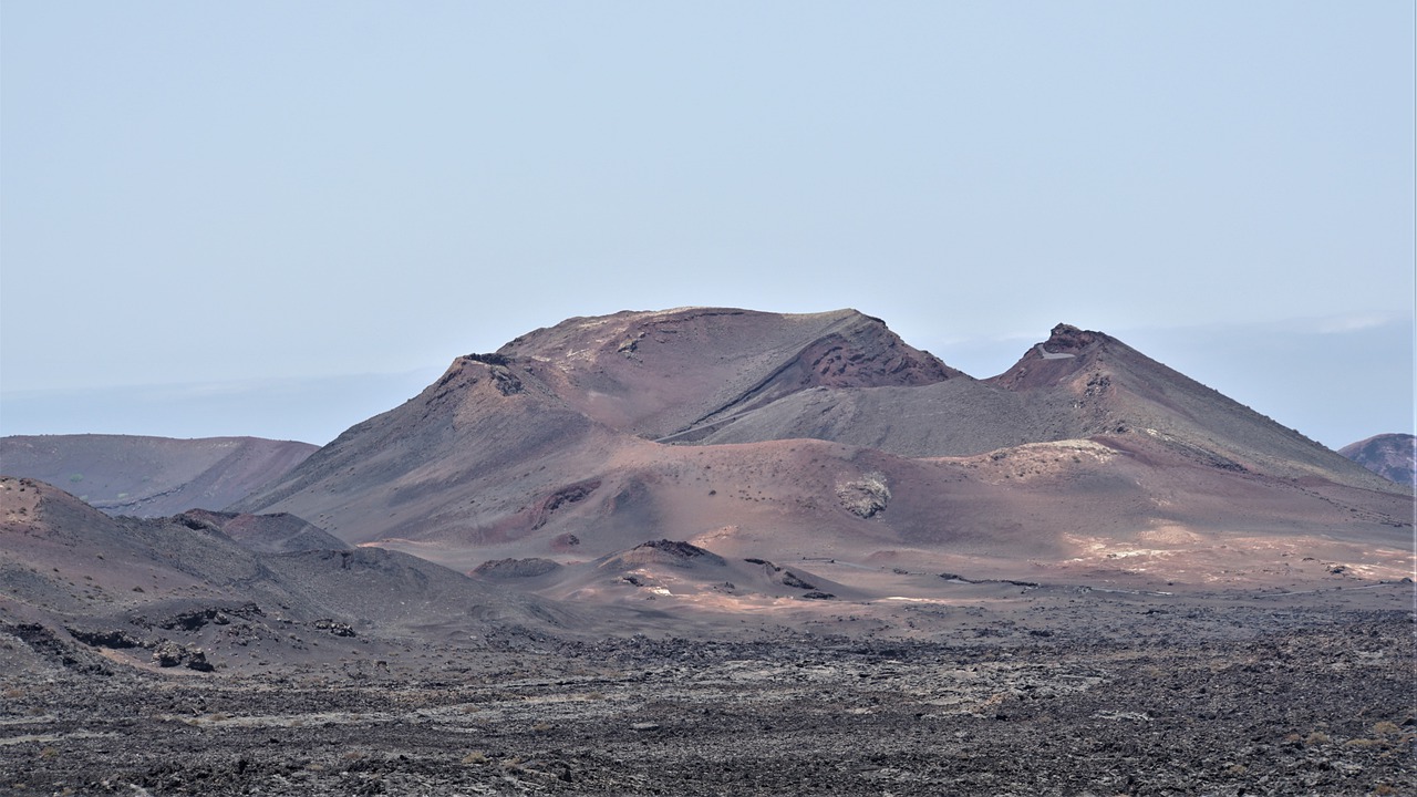 volcano  timanfaya  lanzarote free photo