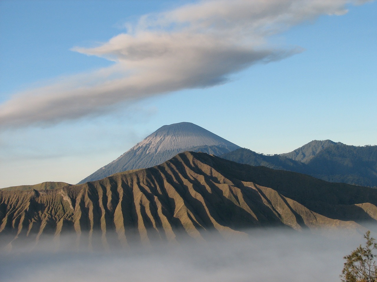 volcano indonesia clouds free photo