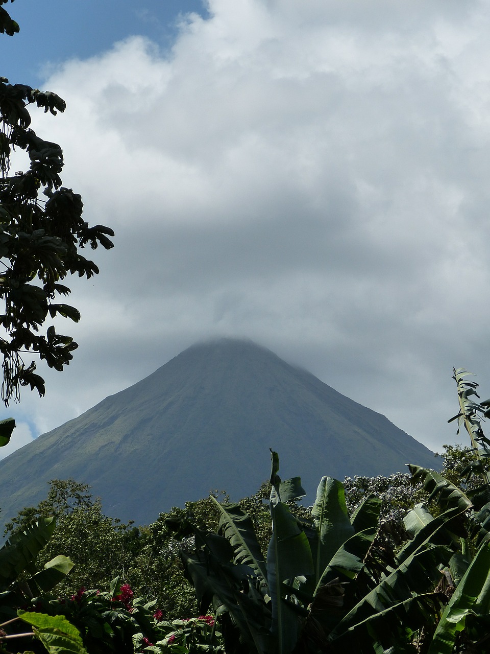 volcano arenal mountain free photo