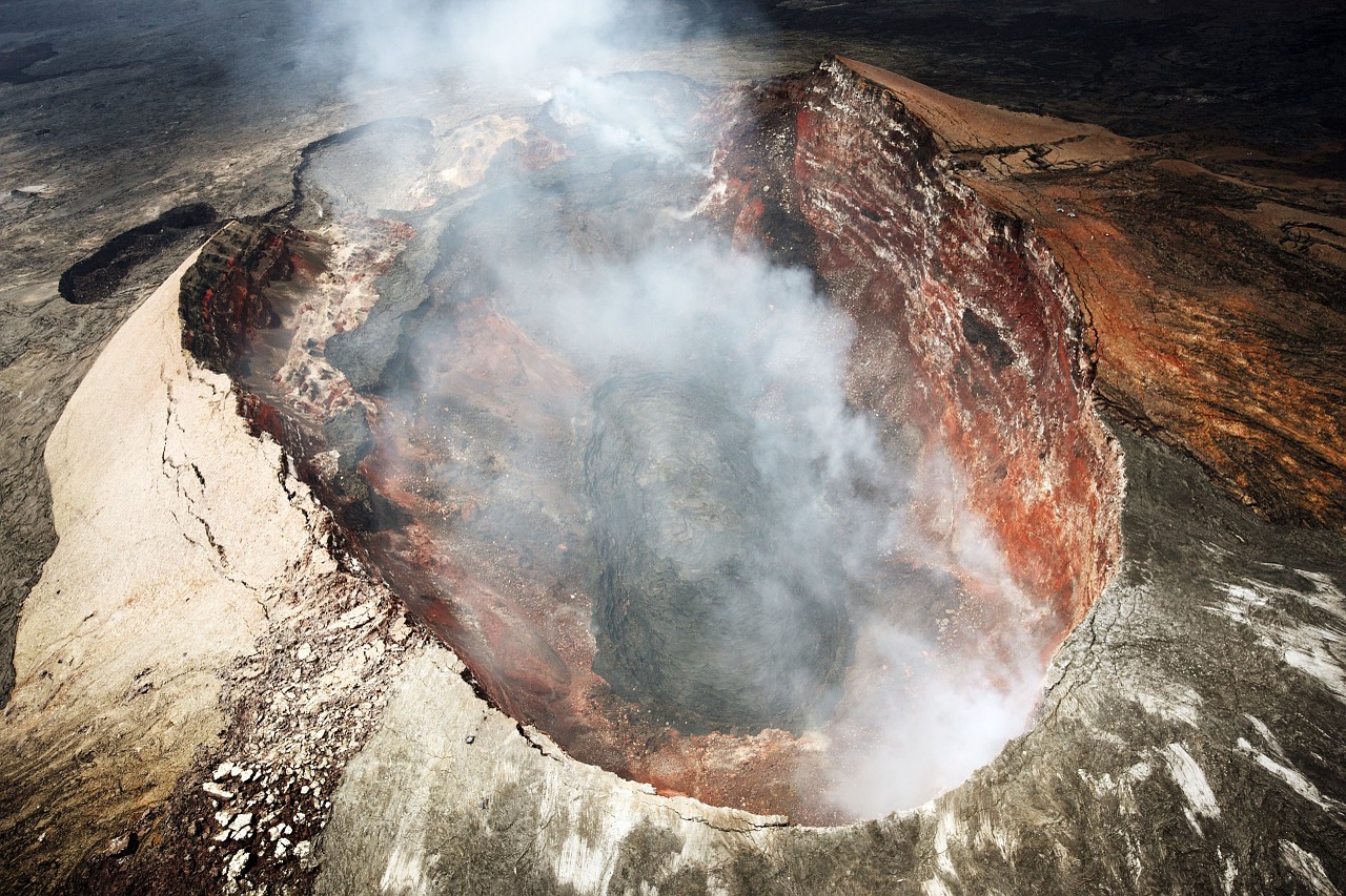 volcano crater hawaii free photo